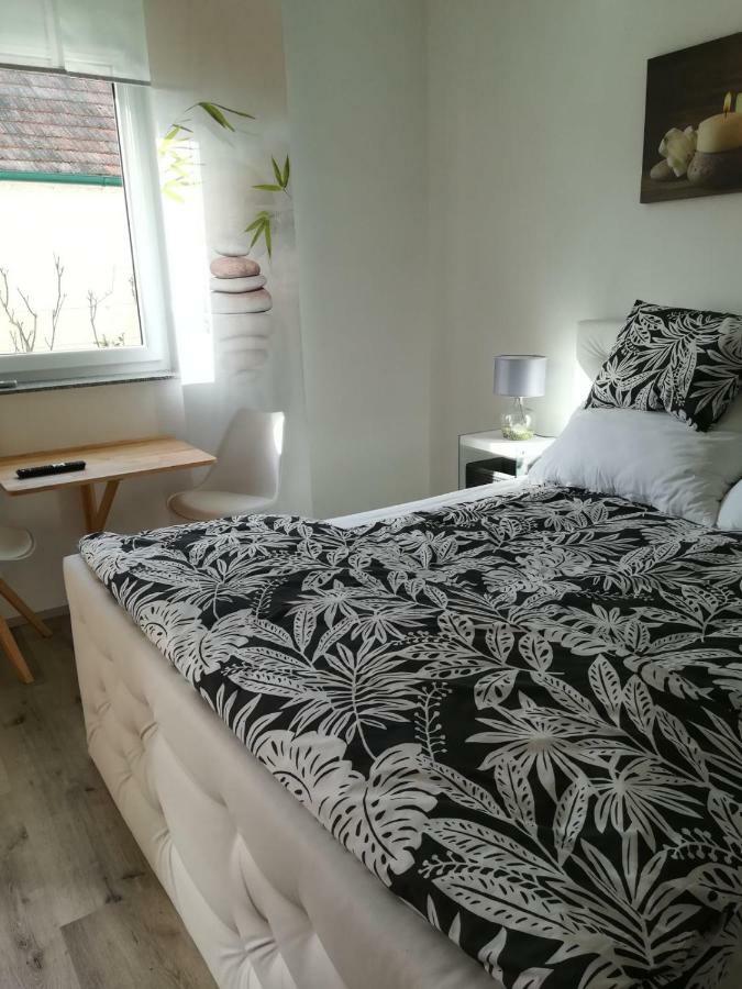 Gaestezimmer Resi Illmitz Exterior foto